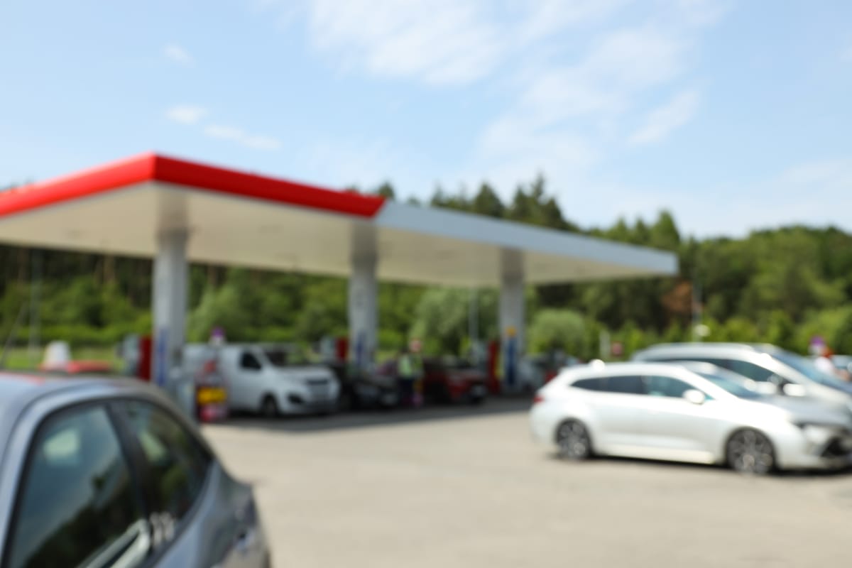 Carburant en hausse : les prix du transport et des produits vont-ils vraiment rester stables ?