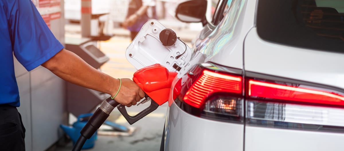 Essence à 905 FCFA : combien la hausse d'août va-t-elle réellement vous coûter ?