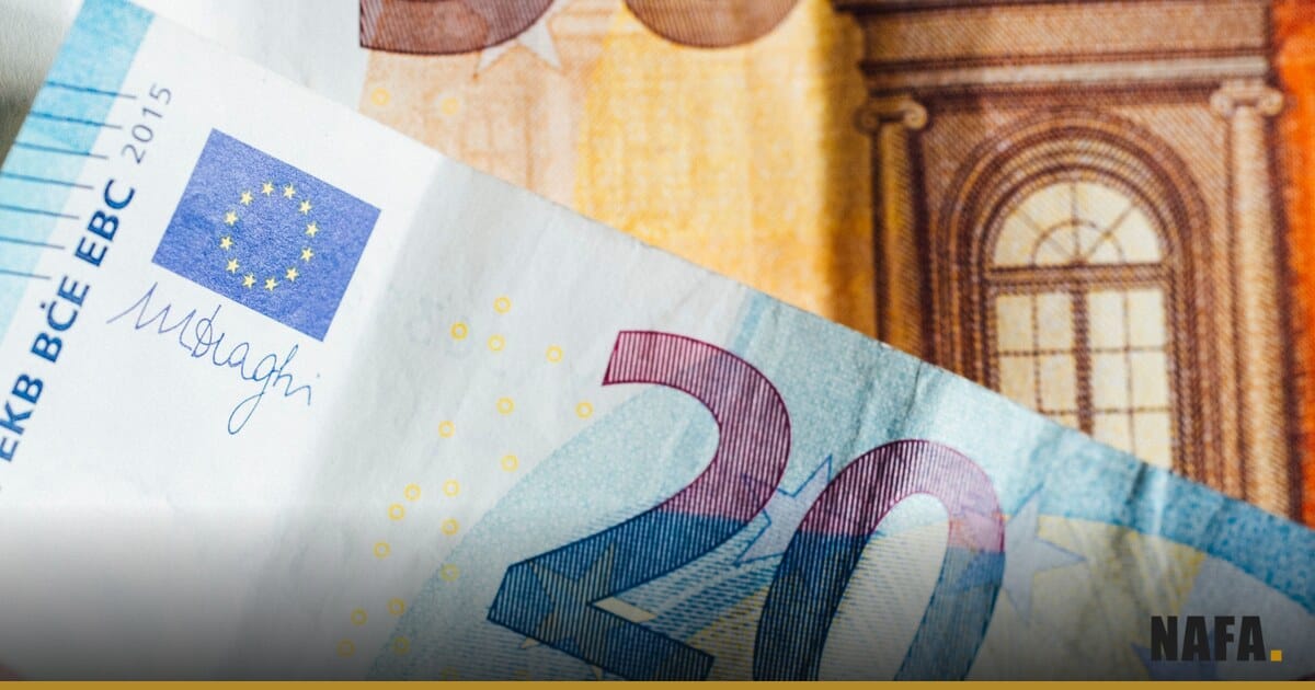 Billets en euros, gros plan (illustration)