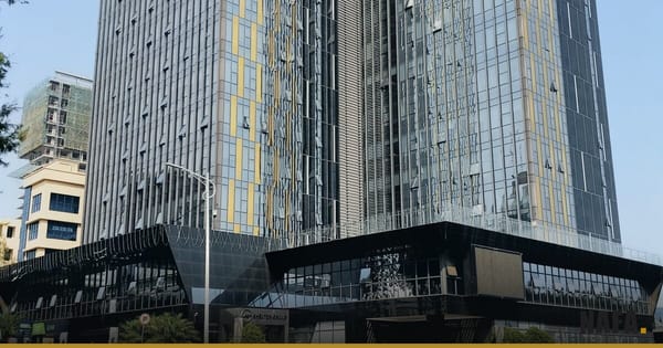 Immeuble d'une banque, façade moderne en verre (illustration)